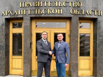 На фото: Сергей Пивков и Сергей Бажуков — главный тренер нового клуба.